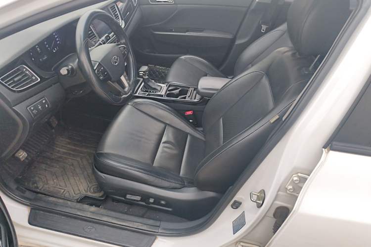 Used Hyundai Mistra 2014 1.8L Automatic Smart GLS Left Front Seat