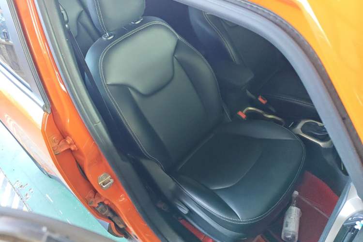 Used Jeep Renegade 2018 Connected Large Screen Version 180T Automatic High-Energy Edition
