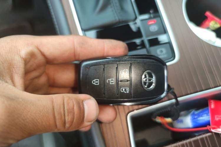 Used Toyota SIENNA 2024 2.5L Hybrid Comfort Edition
