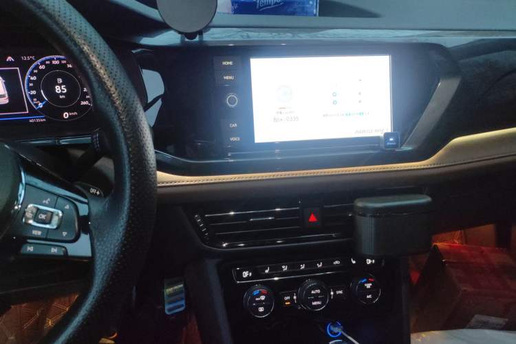 Used Volkswagen Tharu 2019 330TSI Four-Wheel Drive Flagship Model China VI Standard Audio And AC Panel