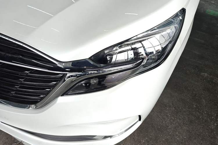 Used Buick GL8 2022 ES Landtrek 653T Luxury Edition
