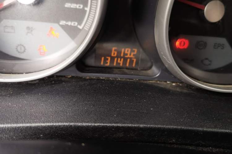 Used Brilliance Junjie FRV 2010 1.3L Manual Luxury Version Odometer Close Up