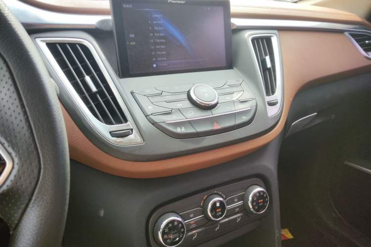 Used Soueast DX7 2018 1.5T Manual Triumph Edition