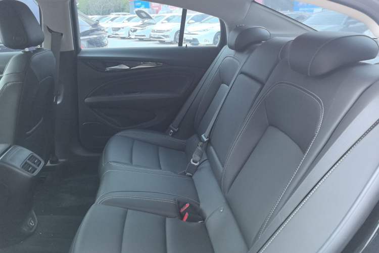 Used Buick Regal 2024 25T Deluxe Edition Left Rear Seat