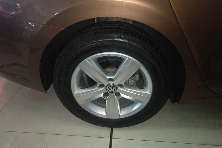 Used Volkswagen Lamando 2015 230TSI DSG Fashion Edition Right Rear Wheel Hub