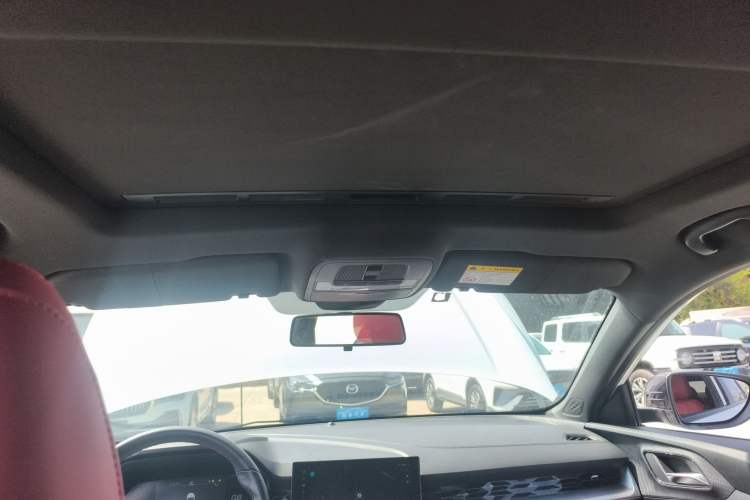 Used MG 5 2022 300TGI DCT Chao Yue Luxury Edition