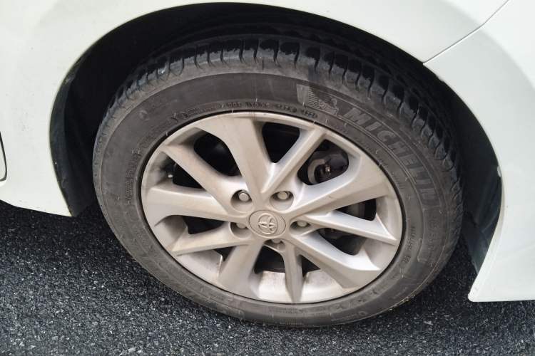 Used Toyota Corolla 2014 1.6L CVT GL-i Leather Edition Right Front Wheel Hub
