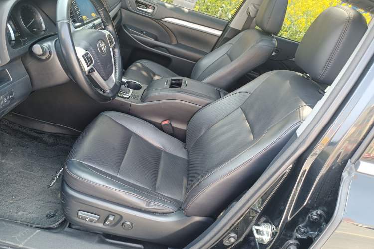 Used Toyota Highlander 2018 2.0T Four-Wheel Drive Luxury Edition 7 Seats China V Emission Standard