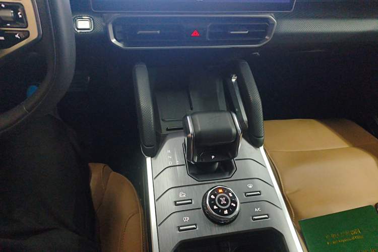 Used JETOUR Traveler 2023 2.0T All-Wheel Drive CrossPRO+ Gear Lever