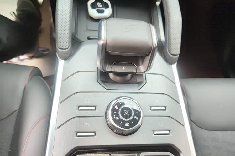 Used JETOUR Traveler 2023 2.0T All-Wheel-Drive CrossPRO
