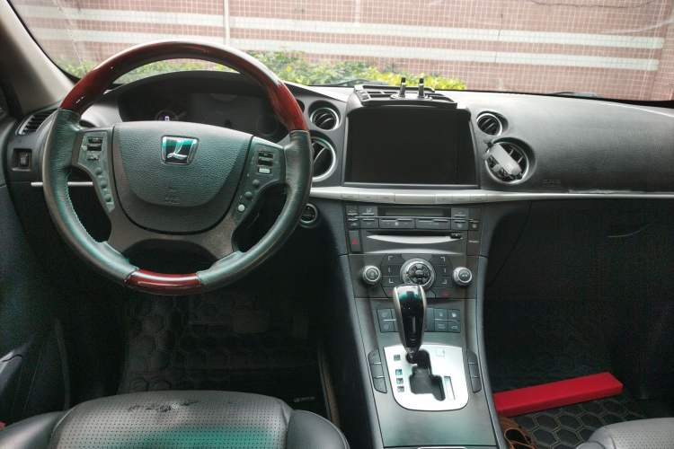 Used Luxgen Great 7 SUV 2012 Limited-Edition Sharp Model 2.2T Two-Wheel Drive Smart Version
