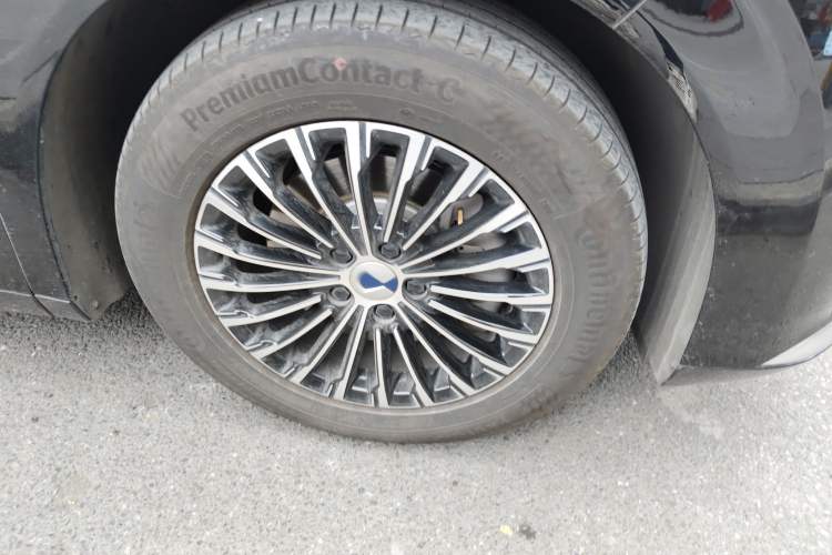 Used Denza D9 2022 DM-i 945 Luxury Model
