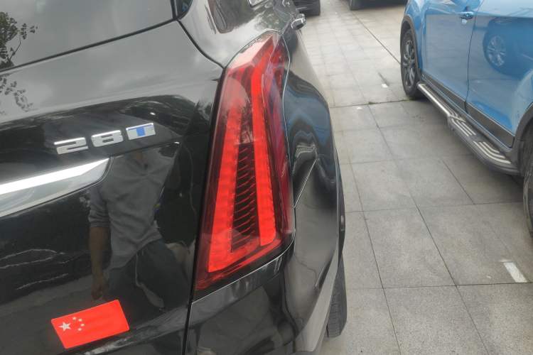 Used Cadillac XT5 2022 2.0T Two-Wheel Drive Luxury Version Right Rear Taillight