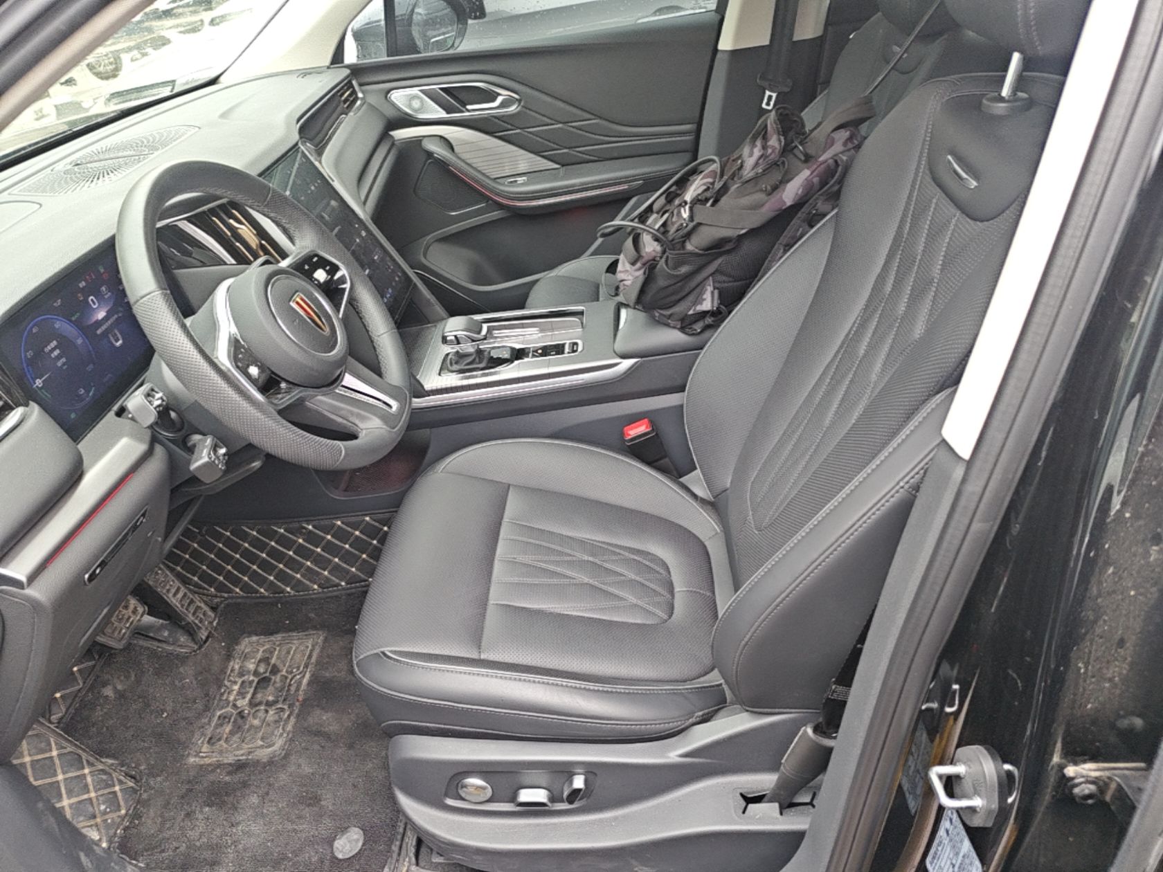 Hongqi HS7 PHEV 2024 2.0T PHEV Four-Wheel Drive Flagship Edition 7 Seats — снимка 17