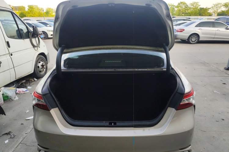 Used Toyota Camry 2021 2.0S FENGSHANG Edition
