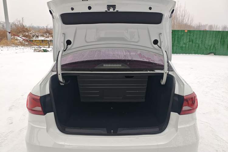 Used Jetta VA3 2019 1.5L Manual Entry-Level Version Trunk