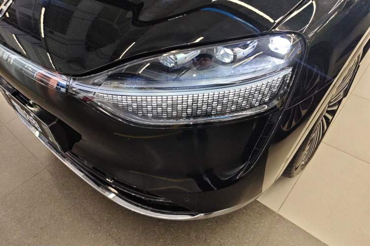 Used Hima AITO M9 2024 Range-Extended Max Edition 42 kWh 6-Seater Version
