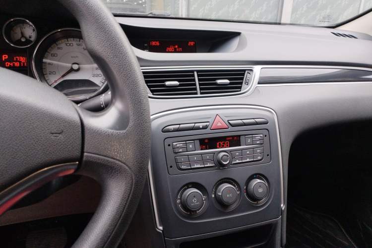 Used Peugeot 308 2014 Enjoy Edition Classic 1.6L Automatic Premium Model Audio And AC Panel