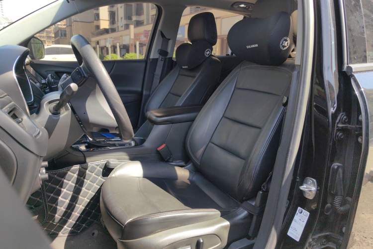 Used Chevrolet Equinox 2018 RS 550T Automatic All-Wheel-Drive Boundary Edition Left Front Seat