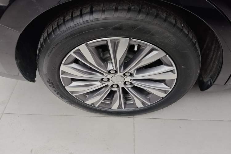 Used Hongqi E-QM5 2022 431 km Charge & Enjoy Edition Exterior 5