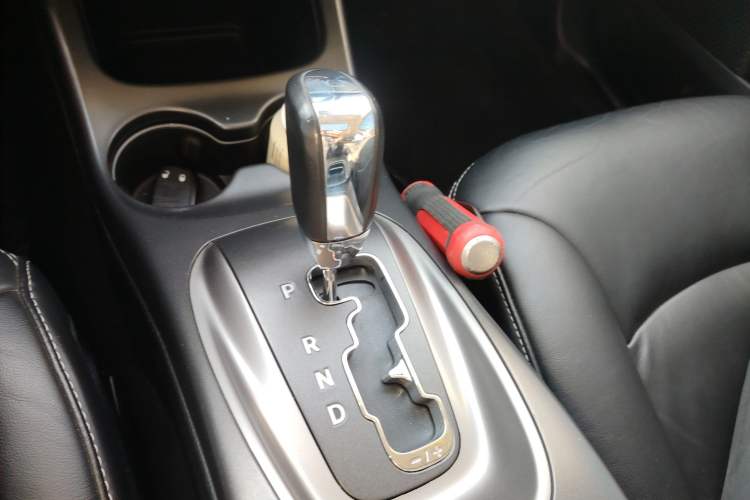 Used Dodge Journey 2016 2.4L Two-Wheel-Drive Touring Edition Gear Lever