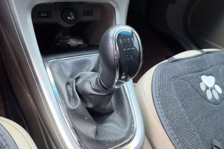 Used Buick GT 2013 GT 1.6L Manual Entry-Level Model Gear Lever