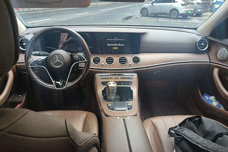 Used Mercedes-Benz E-Class 2021 Restyled E 300 L Luxury Edition Center Console