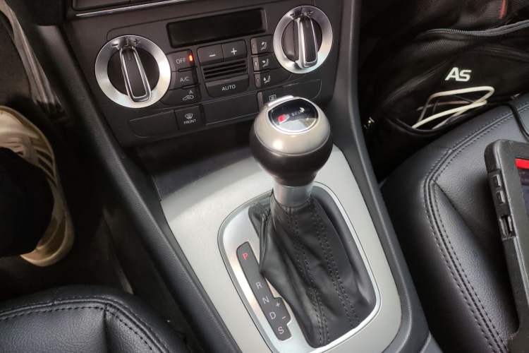 Used Audi Q3 2015 30 TFSI Comfort Model
