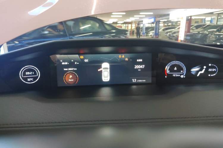 Used CHANGAN UNI-V 2022 1.5T Smart Navigation Version Instrument Cluster