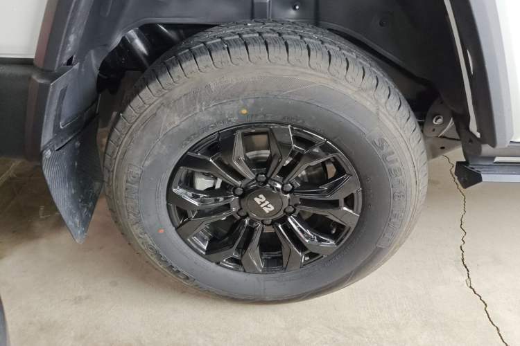 Used 212 T01 2024 2.0T Explorer Right Rear Wheel Hub