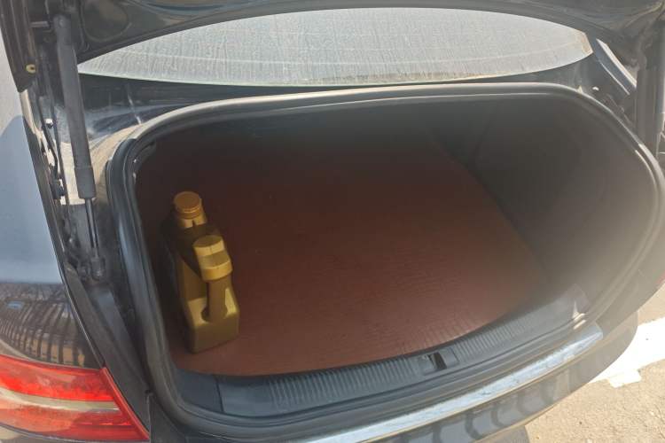 Used Audi A6L 2011 2.0 TFSI Automatic Standard Edition Trunk