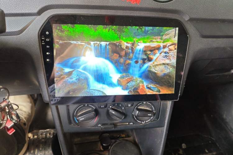 Used Volkswagen Jetta 2015 Value Edition 1.6L Automatic Fashion Version Audio And AC Panel