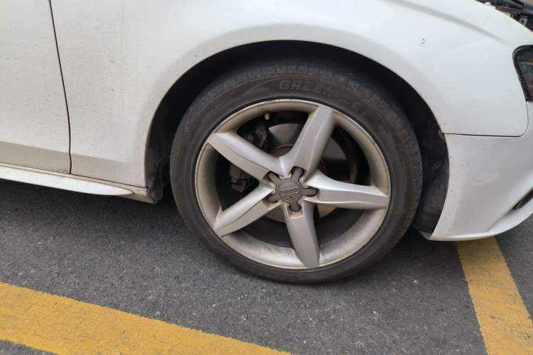 Used Audi A4L 2012 2.0 TFSI automatic standard version