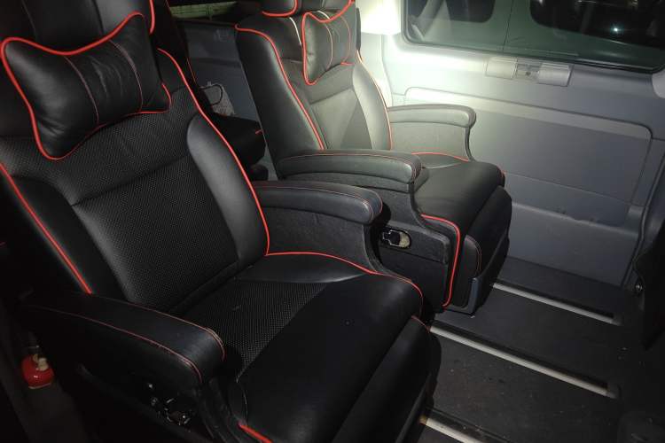 Used Mercedes-Benz Vito 2010 2.1T Diesel Business Edition Left Rear Seat