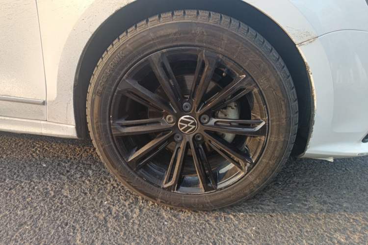 Used Volkswagen Sagitar 2017 230TSI Automatic Luxury Edition
