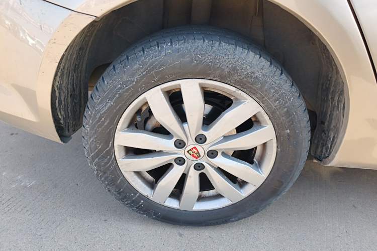 Used Roewe 350 2015 1.5L Automatic Luxury Sunroof Edition