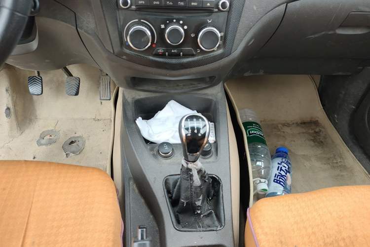 Used Wuling Hongguang 2015 1.5L S Basic Version China V Standard Gear Lever