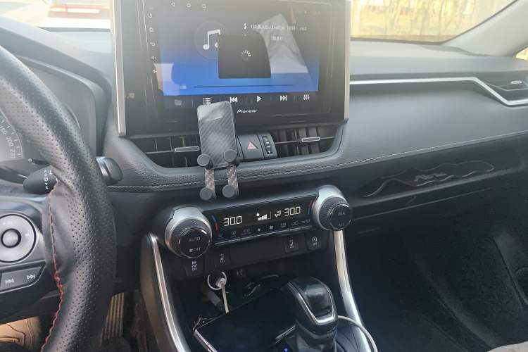 Used Toyota RAV4 2020 2.0L CVT Two-Wheel Drive Prestige Edition