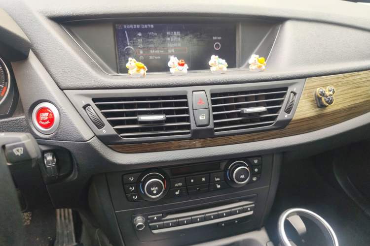 Used BMW X1 2012 xDrive20i Audio And AC Panel