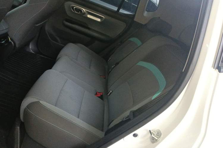 Used AION Y 2024 Younger Left Rear Seat