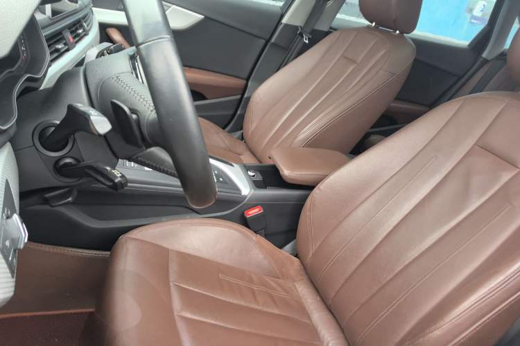 Used Audi A4L 2018 30th Anniversary Edition 40 TFSI Fashion Model
