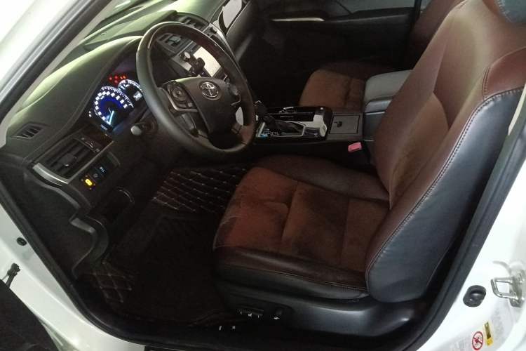 Used Toyota Camry 2016 2.5G 10th Anniversary Deluxe Navigation Edition
