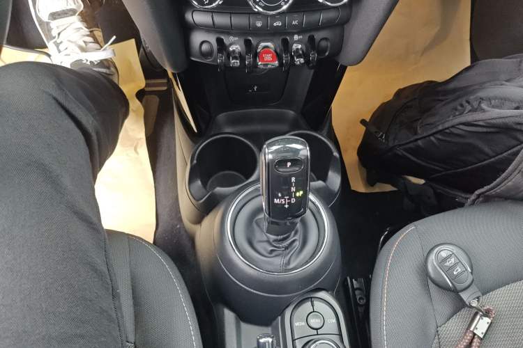 Used MINI 2019 1.5T ONE PLUS Gear Lever