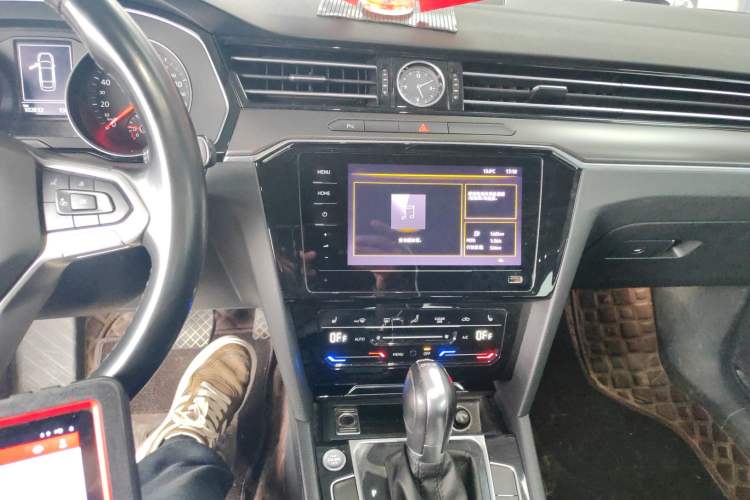 Used Volkswagen Magotan 2020 330TSI DSG Leading Model Audio And AC Panel