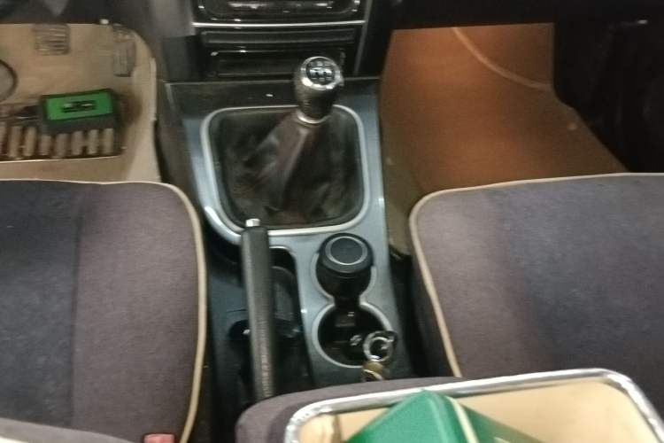 Used Haval H5 Classic 2013 Zhizun Edition 2.0L Manual Two-Wheel Drive Entry-Level Model
