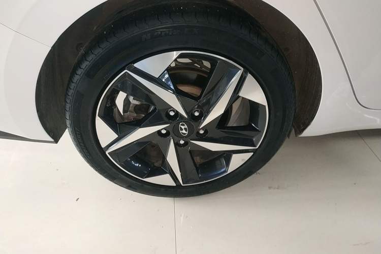 Used Hyundai Elantra 2021 1.5L CVT GLX Elite Edition Right Rear Wheel Hub