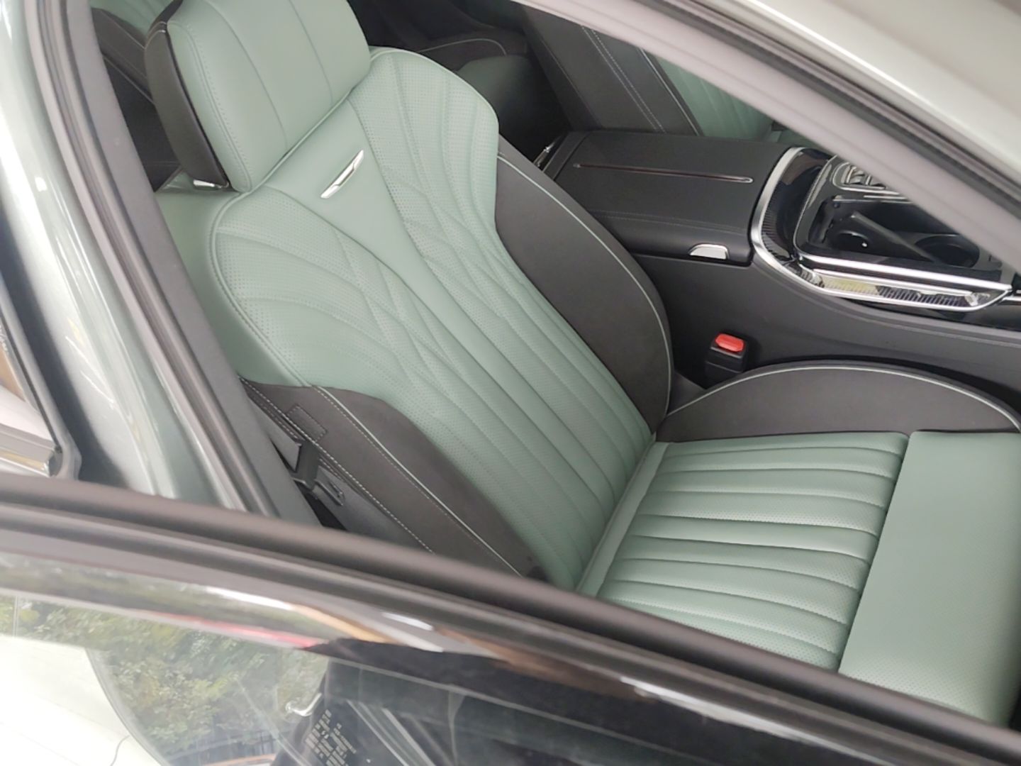 Hongqi H9 2025 2.0T Two-Wheel Drive Flagship Private Enjoyment Fashion Edition 5 Seats — снимка 19