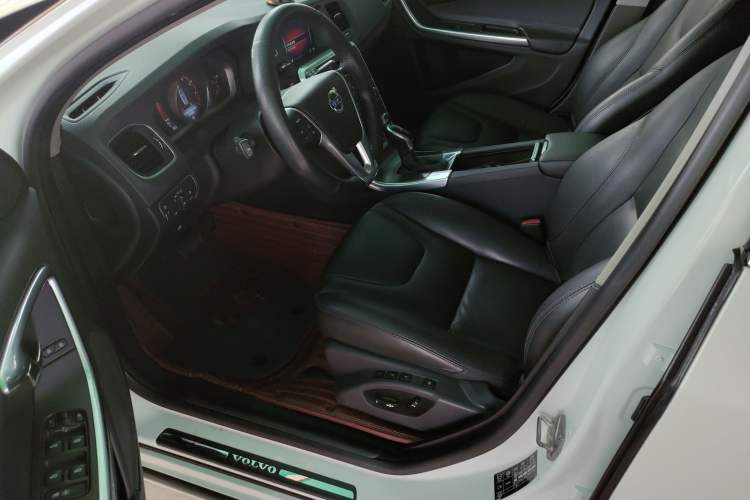 Used Volvo V60 2015 T5 Zhiyi Edition Left Front Seat