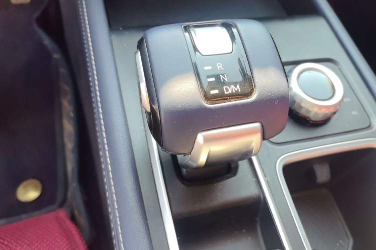 Used JMC DaDao 2023 All-Purpose 2.3T Diesel Manual 4x4 Long-Wheelbase Comfort Edition Gear Lever