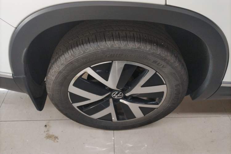 Used Volkswagen Tayron 2023 300TSI Two-Wheel-Drive Luxury Plus Advanced Edition Right Rear Wheel Hub